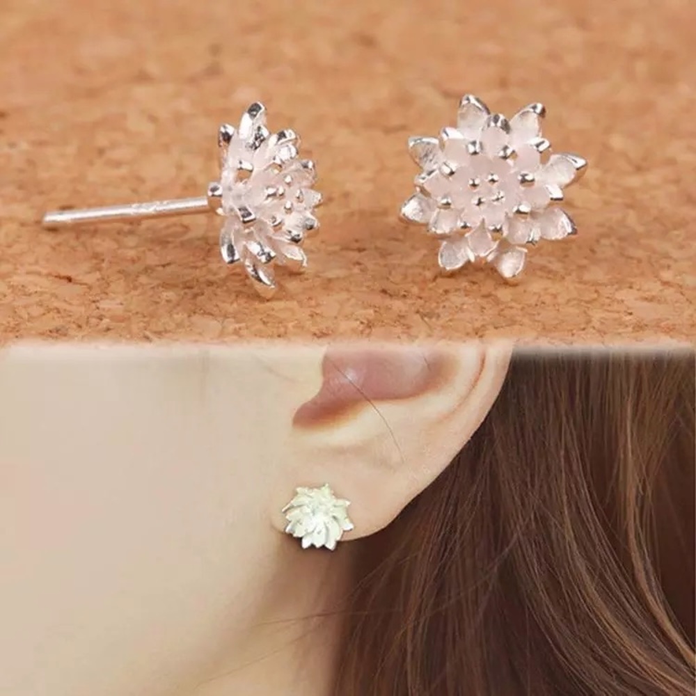 NEW!💙💎LOTUS! SO ADORABLE!💎💙SILVER PLATED STUDS - Picture 4 of 13